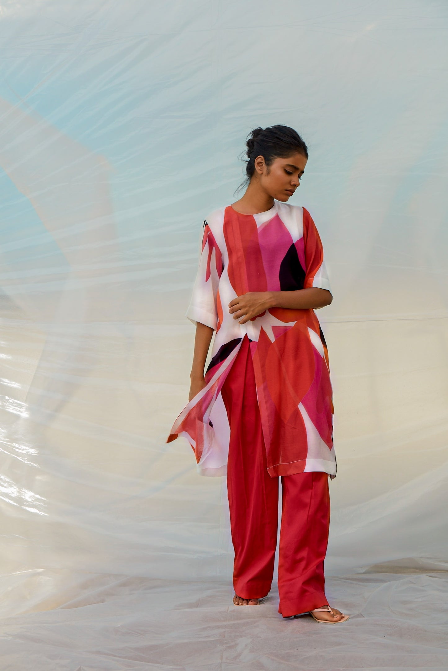 GLASS SIDE SLIT TOP - B E N N C H