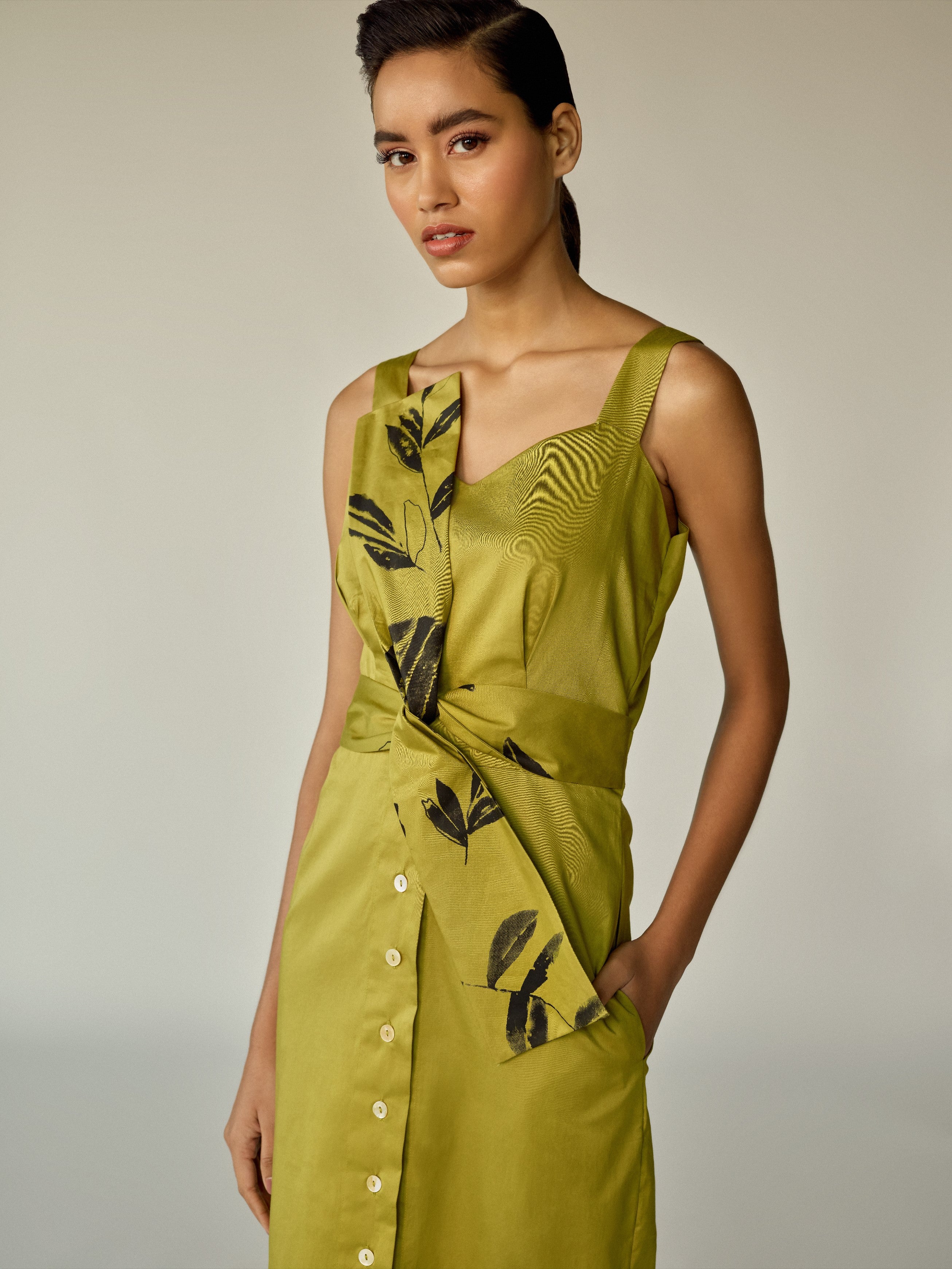 palava-sample Sample Sale - Size 10 - Beatrice Cap - Tencel Navy Tropical  Birds Dress - GLAMI.eco