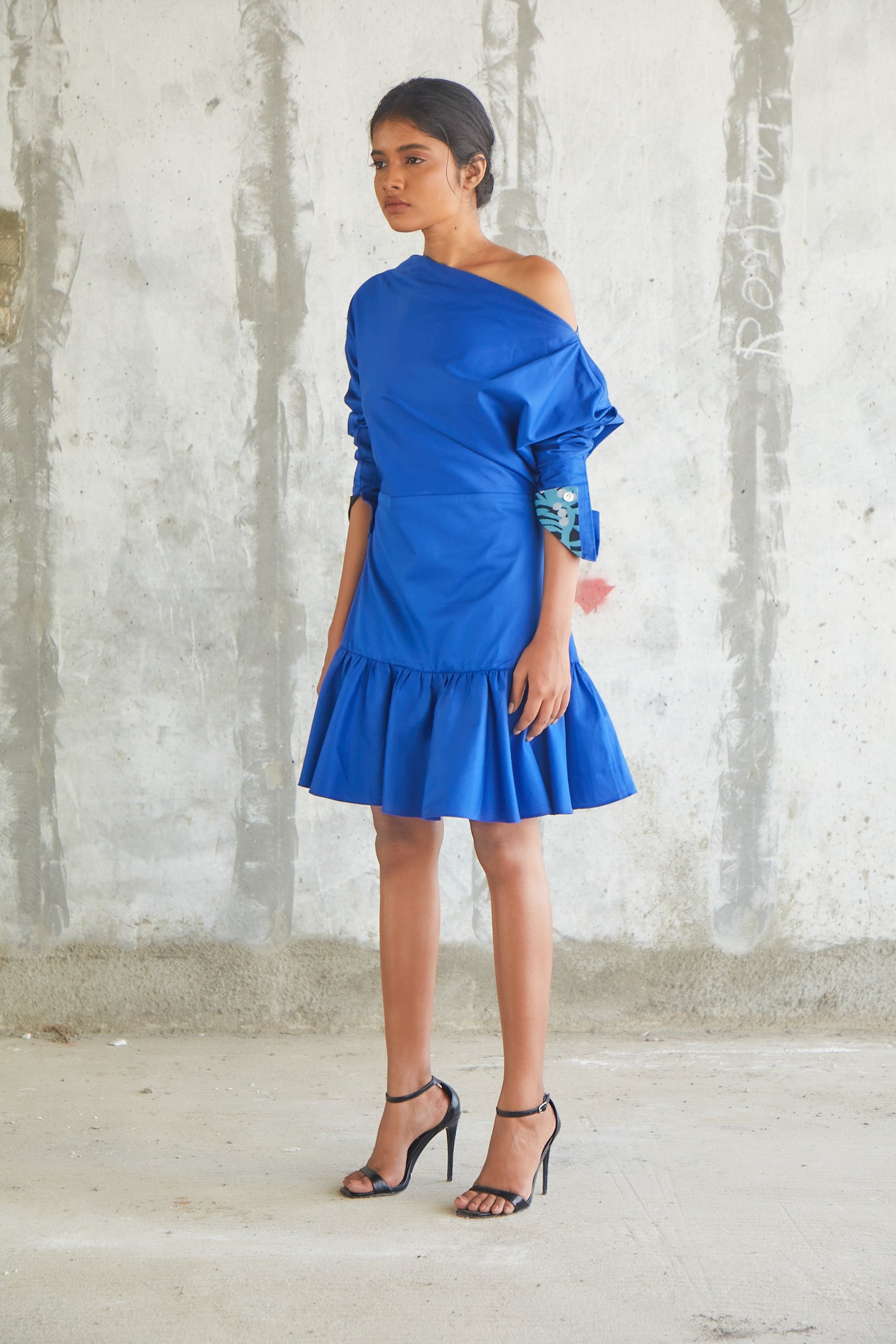 Windowleaf Sleeve Dress-BENNCH
