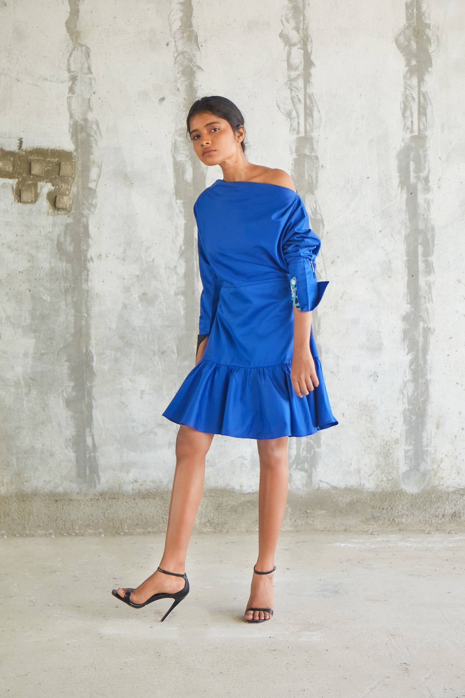 Windowleaf Sleeve Dress-BENNCH