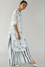 Load image into Gallery viewer, Shiro Kiniro Floral Tunic - B E N N C H