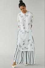 Load image into Gallery viewer, Shiro Kiniro Floral Tunic - B E N N C H